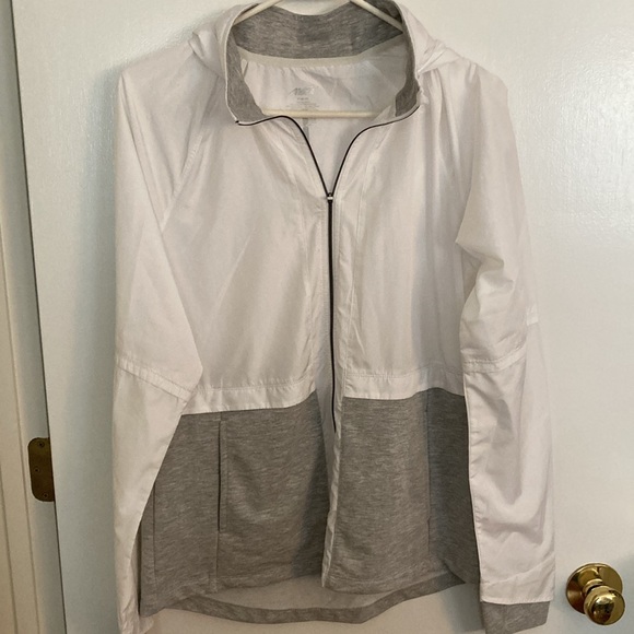 Set of 3, Women's Size M, light to medium weight jackets - Picture 2 of 8